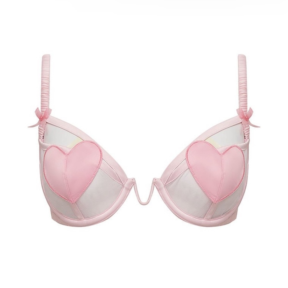 VICTORIA’S SECRET
FOR LOVE & LEMONS
Heart Underwire Bra